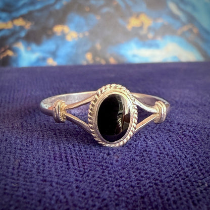 Dainty Silver Oval Onyx Single Stone Ring