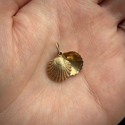 Vintage 9ct Gold Double Seashell Charm Pendant