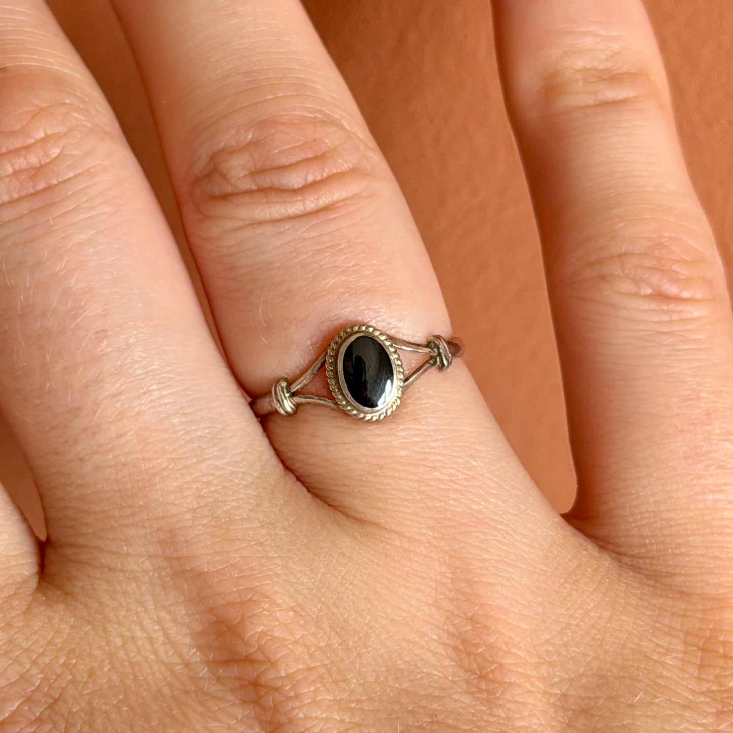 Dainty Silver Oval Onyx Single Stone Ring