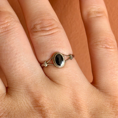 Dainty Silver Oval Onyx Single Stone Ring