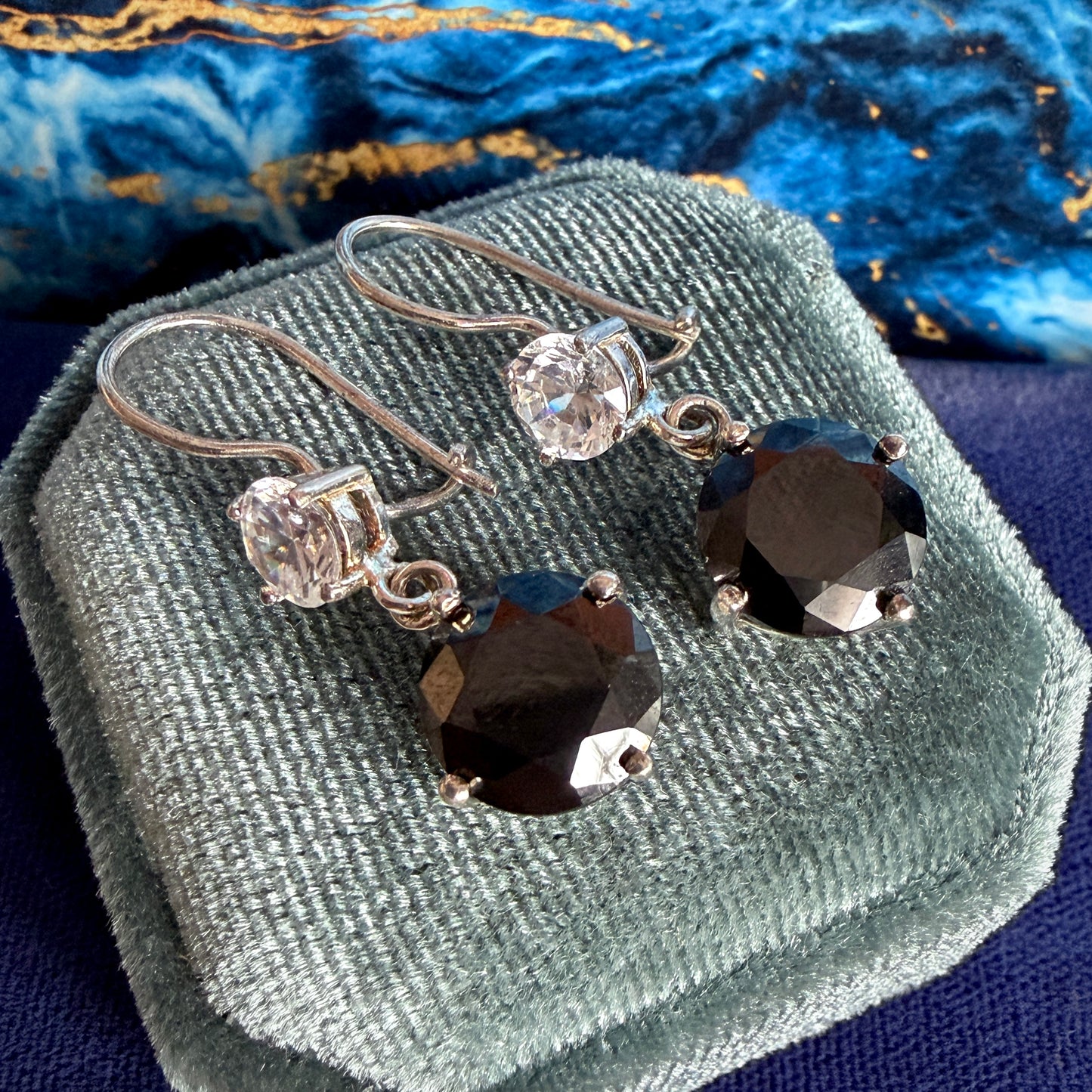Modern Silver Graduated Claw Set Black & White Drop Earrings