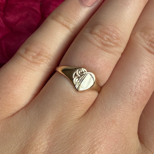 9ct Gold Dainty Heart Shape Signet Ring