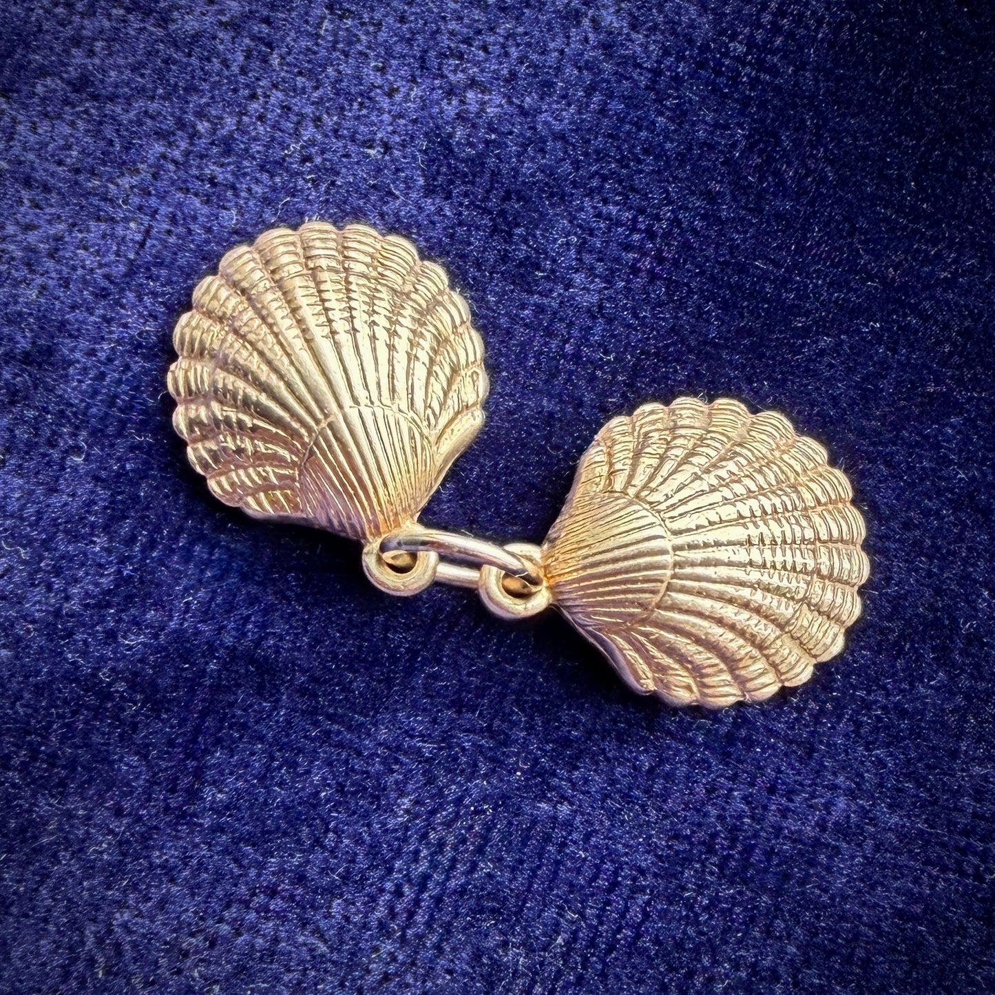 Vintage 9ct Gold Double Seashell Charm Pendant