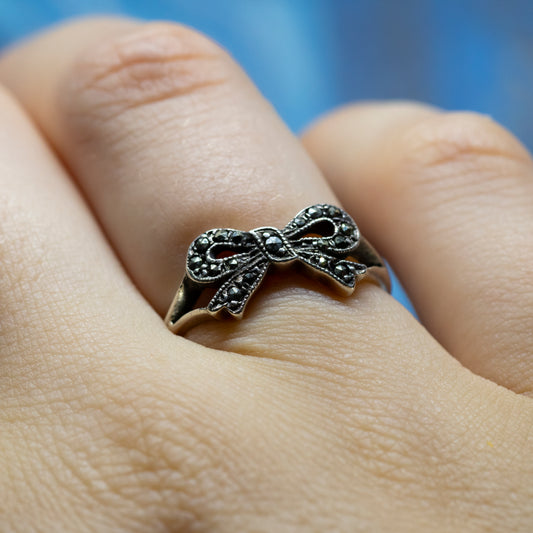 Marcasite Bow Design Ring With Split Shoulders