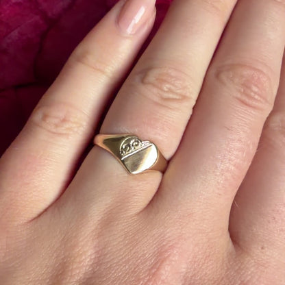 9ct Gold Heart Shape Signet Ring